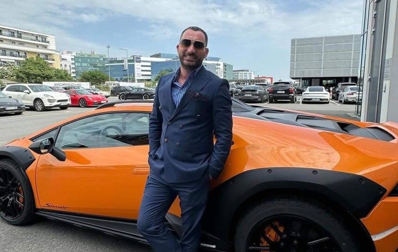 Pescobar (Paul Nicolau) a rămas fără permis și își caută șofer | Foto: Facebook