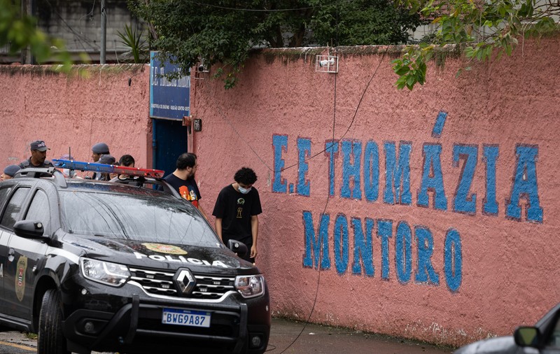 Un elev de 13 ani a înjunghiat patru profesori și doi colegi dintr-o școală din Brazilia