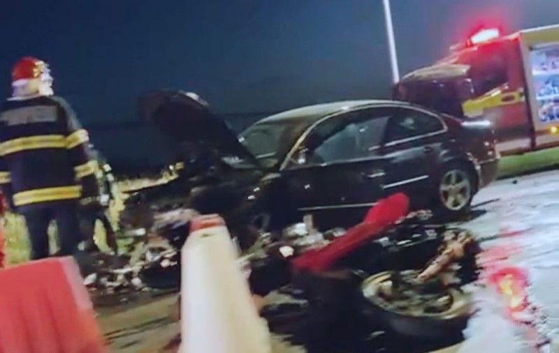 Un motociclist a murit pe loc după ce s-a ciocnit cu o mașină, pe o stradă din Ploiești