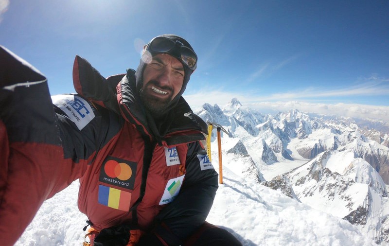 Alpinistul Alex Găvan a escaladat un nou vârf de peste 8.000 de metri, Gasherbrum 2