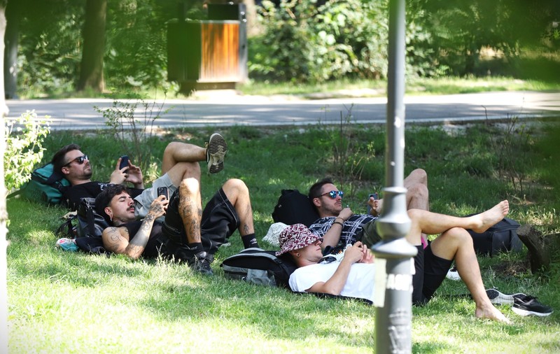 În căutarea weekendului prelungit etern