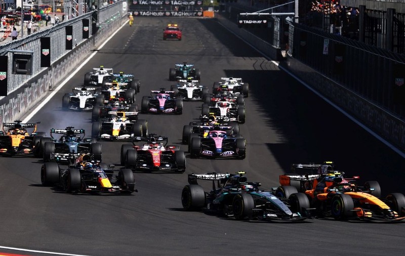 Mașinile de Formula 1 imediat după start | Foto: Getty Images