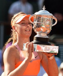 Șarapova a bătut-o pe Simona Halep în finala de la Roland Garros