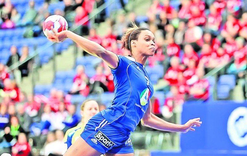 Allison Pineau, franţuzoaica transferată de Oltchim, nu e mulţumită de felul ÎN CARE arată