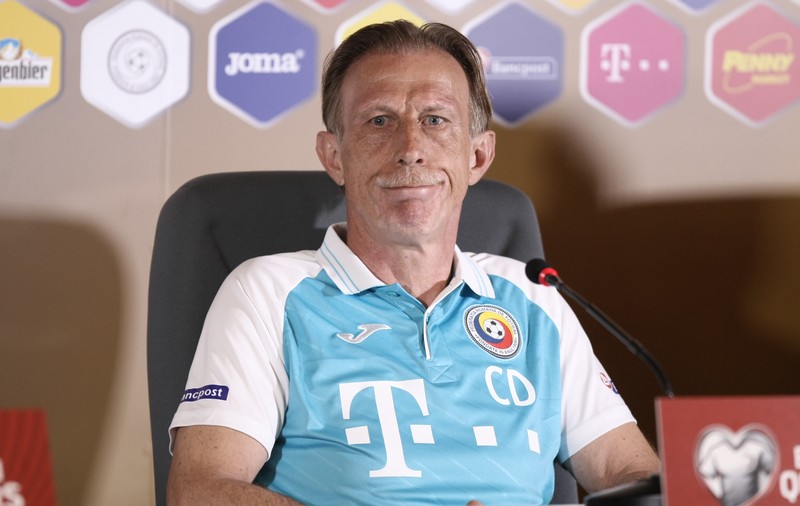Christoph Daum este atacat din toate părțile. De la ”am făcut egal cu unii care au jucat ”lungă și p-a doua”, la ”am căscat puțin, mi-a fost greu să-l ascult”