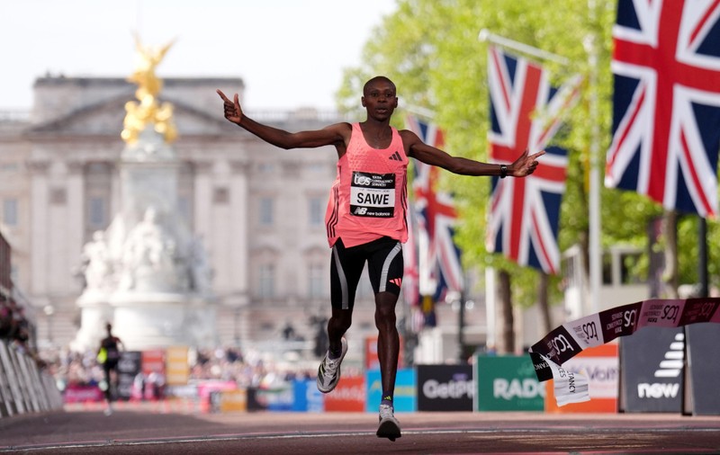 Sabastian Sawe, record mondial la Maratonul Londrei 2026. Timpul incredibil obținut | VIDEO