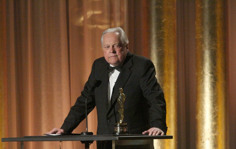 A murit actorul și criticul de film Robert Osborne
