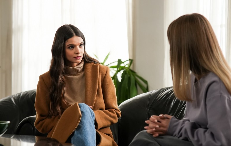 Daria Pentelie, actrița care a jucat alături de Andi Vasluianu în Profu', revine pe micile ecrane în comedia romantică difuzată la Antena 1