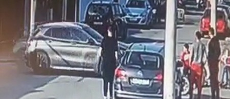 Momentul accidentului, surprins de camerele de supraveghere. Foto: Captură video
