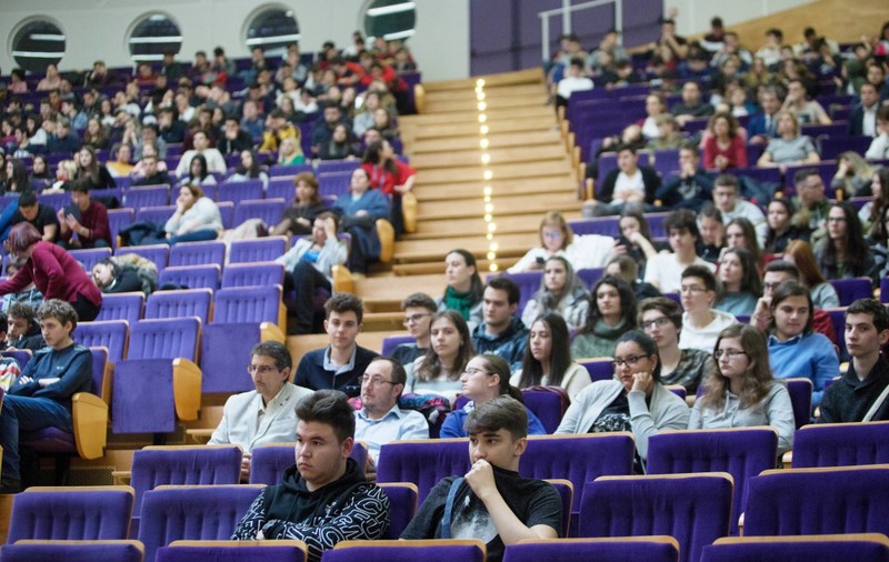 Topul primelor cinci universități din România, anunțat de Ministerul Educației: două din Cluj și trei din București