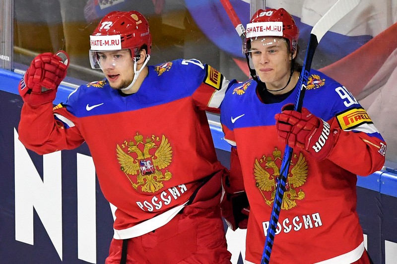 Panarin, stânga, în tricoul naționalei Rusiei, la CM 2015