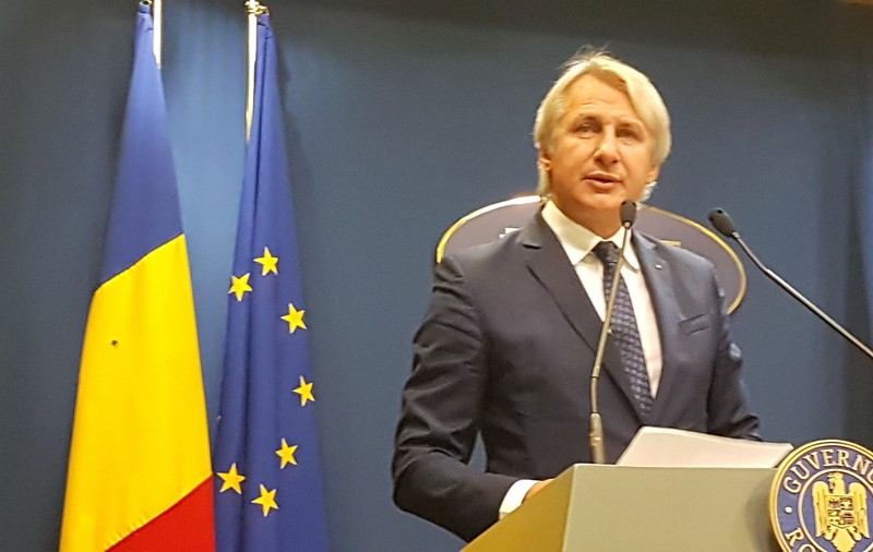 Teodorovici îşi contrazice propriul partid, care anunţa că referendumul pentru revizuirea Constituţiei se va convoca înainte de prezidenţiale: "Nu sunt bani prevăzuţi, în bugetul de anul acesta!"
