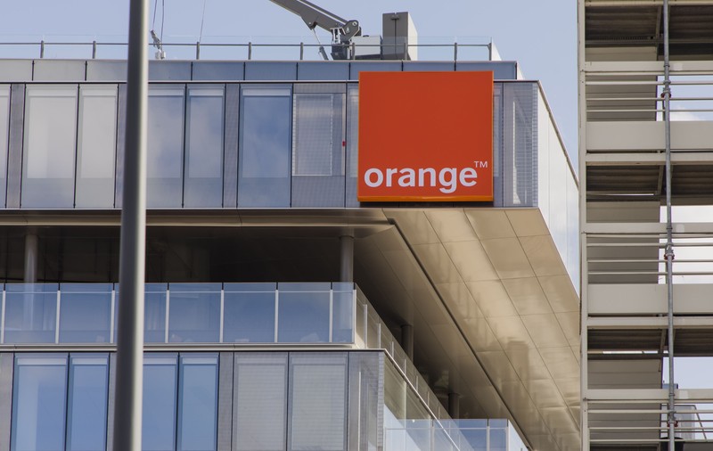 Orange anunță scumpiri ale abonamentelor, în urma creșterii costurilor. Clienții nemulțumiți pot denunța contractele în 30 de zile