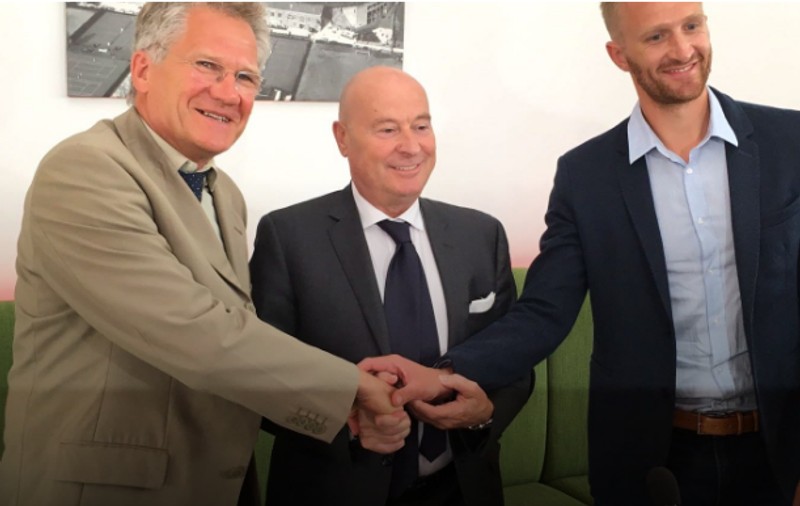 Ladislau Bölöni, la Antwerp. Tehnicianul român a semnat un contract pe doi ani și vrea să-i transfere pe Gardoș și pe Pintilii / VIDEO