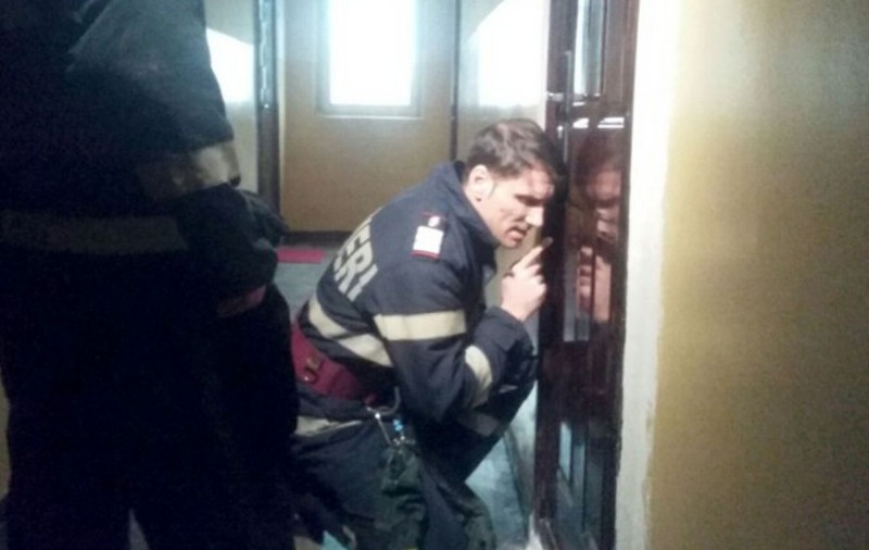 Femeie din Constanța, găsită moartă în casă, înconjurată de pisici