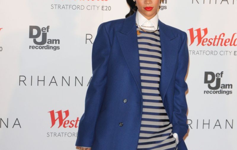 Rihanna debutează în modă! Prima sa colecţie de haine va fi prezentată în februarie 