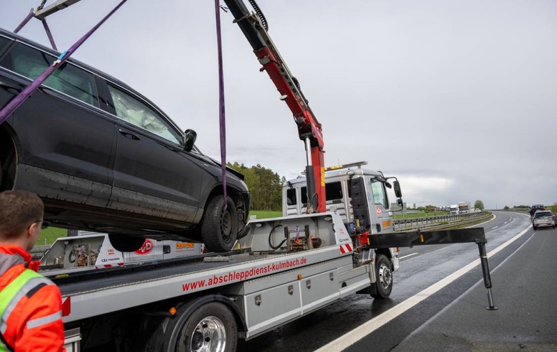 Un șofer a chemat o platformă după ce i s-a stricat mașina și s-a trezit cu două camioane și o factură de aproape 600 de euro