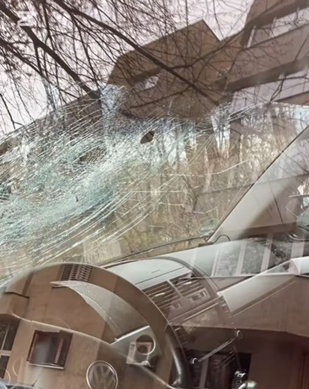 Lucian Viziru și-a găsit mașina vandalizată în parcare. Actorul a sunat imediat la 112: „S-a întâmplat ceva dubios”