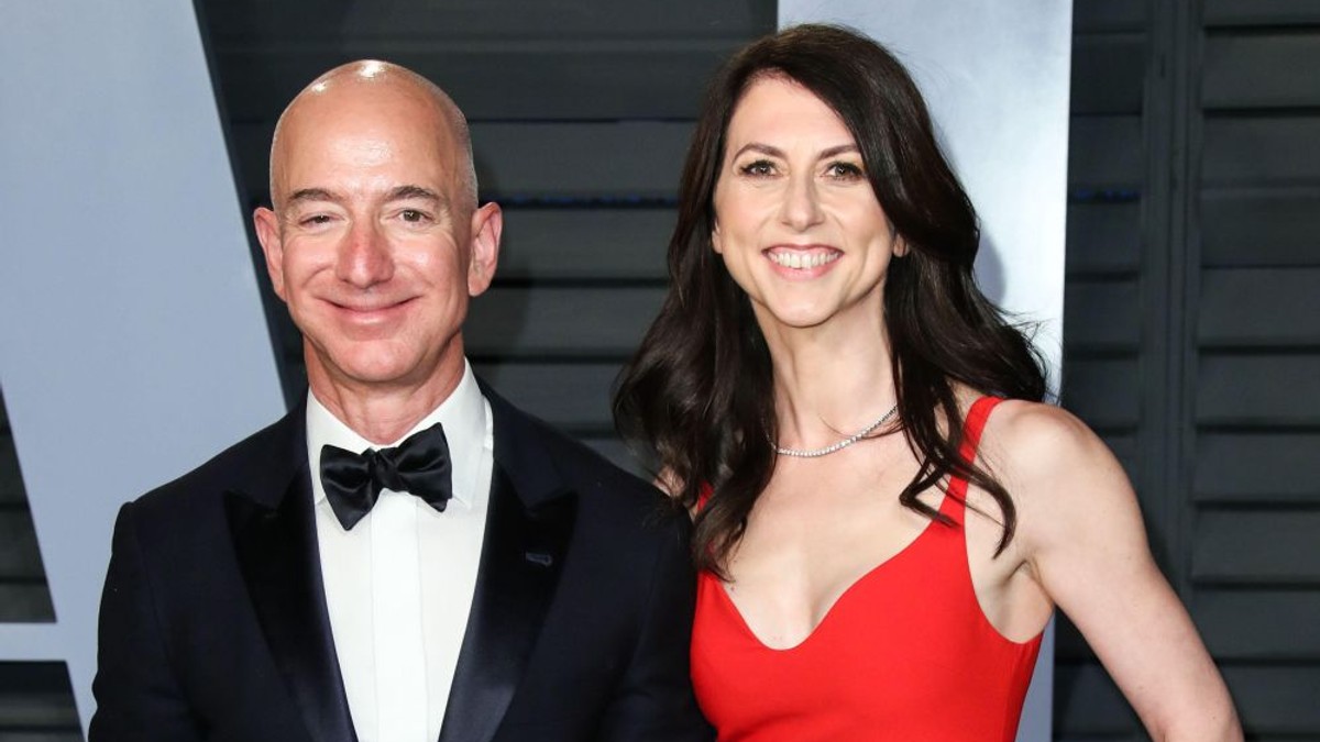 MacKenzie Bezos va deveni a patra cea mai bogată femeie din lume după divorțul de Jeff Bezos