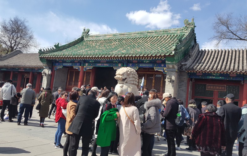 CORESPONDENȚĂ DIN BEIJING, CAPITOLUL 4 | Scriitoarea Doina Ruști: „Este un oraș scump, ceea ce se reflectă în fețele triste ale locuitorilor săi”