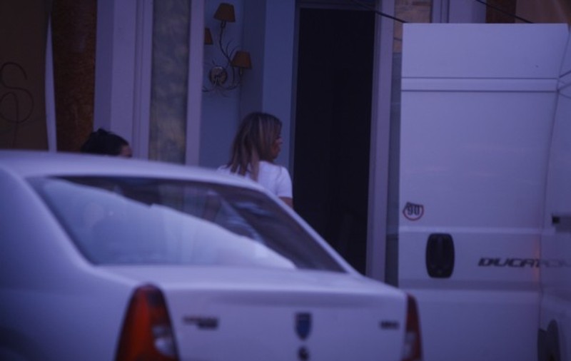 Leta Ilie dă HAINELE DE FIRMĂ pe UN RESTAURANT DE FIŢĂ