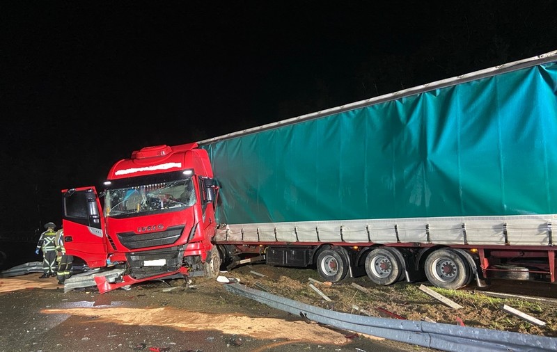 Polițiștii l-au dus direct în închisoare pe șoferul căruia i-au verificat actele, după ce l-au găsit cu camionul ieșit de pe șosea, în Germania