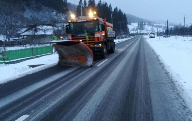 Val de aer polar în România. Zonele în care drumarii intervin cu utilaje de deszăpezire