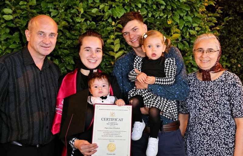Elisabeth, alături de familie. Sursa foto: arhivă personală