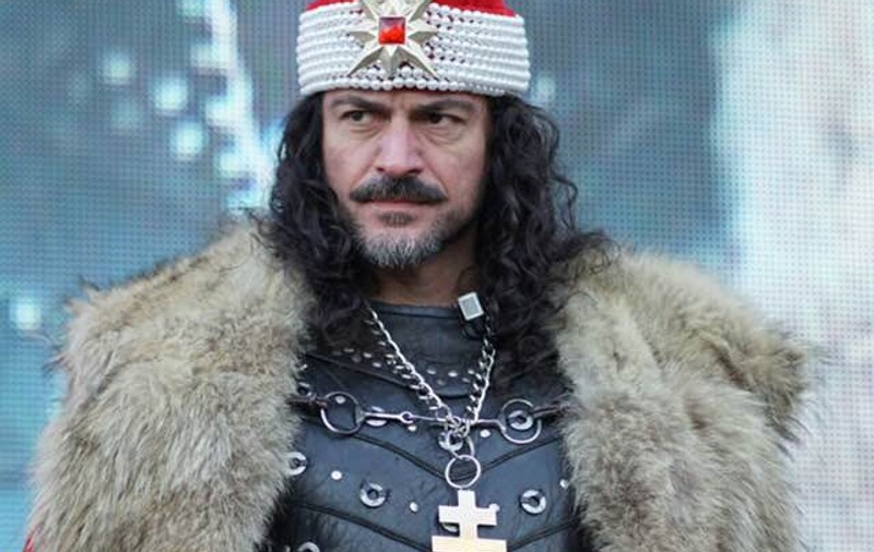 FOTO EXCLUSIV/Soțul Juliei Jianu este Vlad Țepeș! Bogdan e nelipsit de la ceremonii și filme istorice