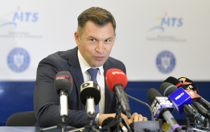 Gafă Ionuţ Stroe, după ce Marcel Ciolacu a criticat petiţia PNL pentru demisia deputatului Bălăşoiu: „Regretabil că mesajul vine de la al doilea om în stat”