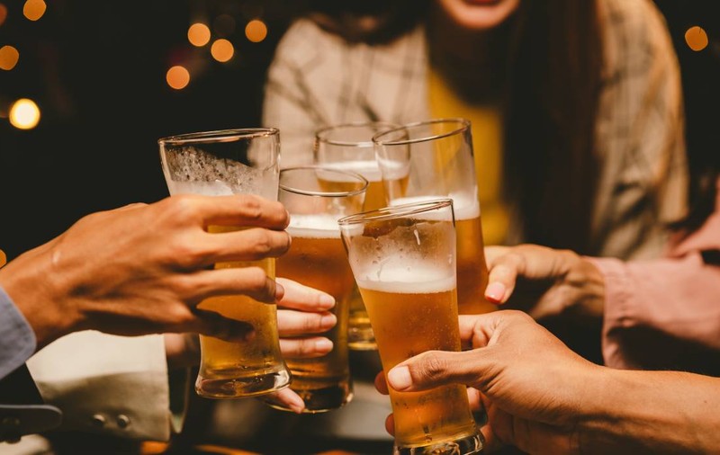 Consumul de alcool este bun pentru colesterol, conform cercetătorilor de la Harvard