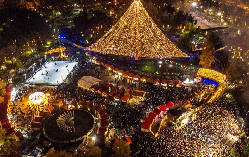 Târgul de Crăciun din Parcul Drumul Taberei se deschide miercuri. Programul West Side Christmas Market
