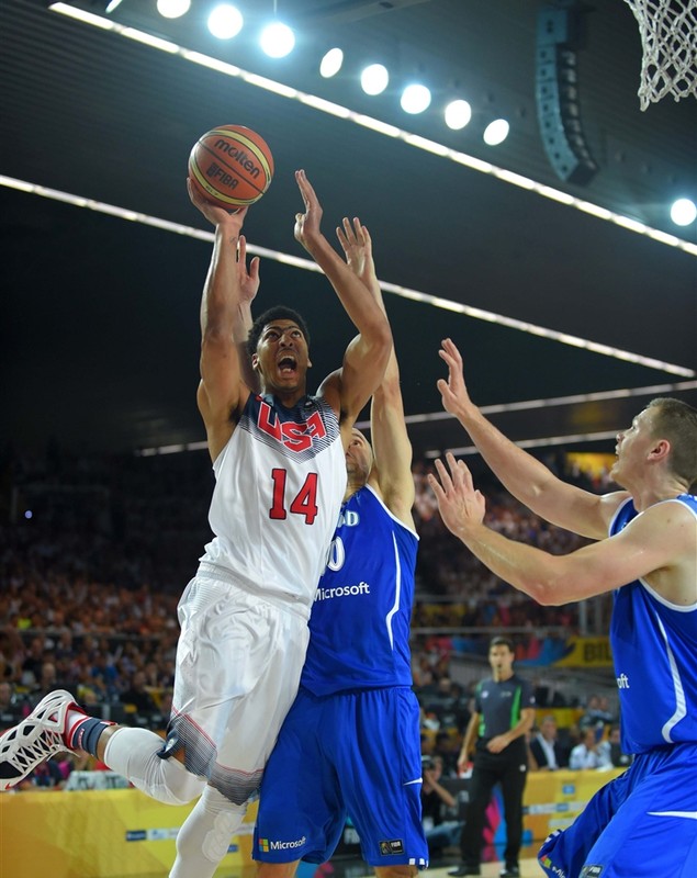 FOTO&VIDEO/ Americanii i-au umilit pe finlandezi la Mondialul din Spania. ^Brazilia a bătut Franța