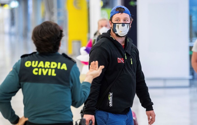 Spania va plasa în carantină pentru 14 zile toate persoanele care intră în țară