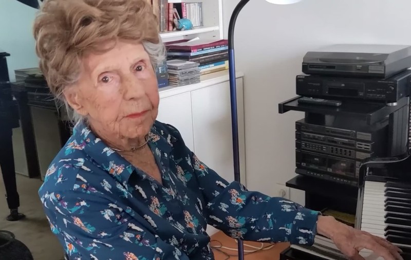 O pianistă franceză de 106 ani va lansa cel de-al șaselea album din carieră. „Muzica e hrana mea”