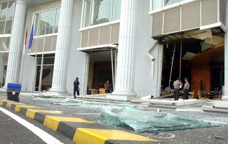 Atentate cu bombă la două hoteluri de lux din Jakarta