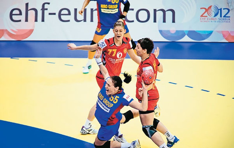 România e obligată să bată Spania pentru a-şi apăra şansele infime de a prinde semifinalele Euro 2012 | Trageţi de voi, fetelor!