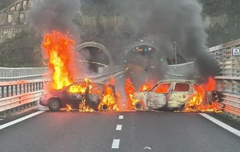 Tâlharii au presărat cuie pe autostradă: cum au fost furate două milioane de euro dintr-o dubă blindată, în Italia