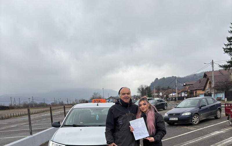 Mihaela Cambei și-a luat permisul de conducere: „Mulțumesc instructorului pentru răbdare”