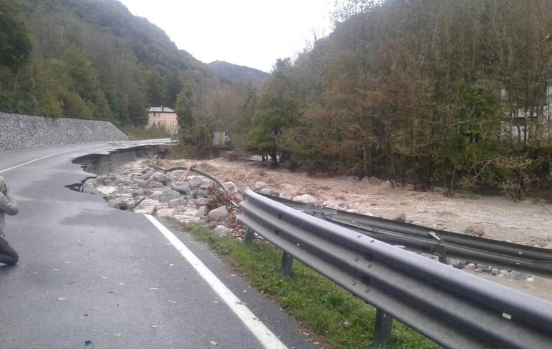 VIDEO | Inundații devastatoare în Italia. Cel puțin un om a murit și alți 11 sunt dați dispăruți