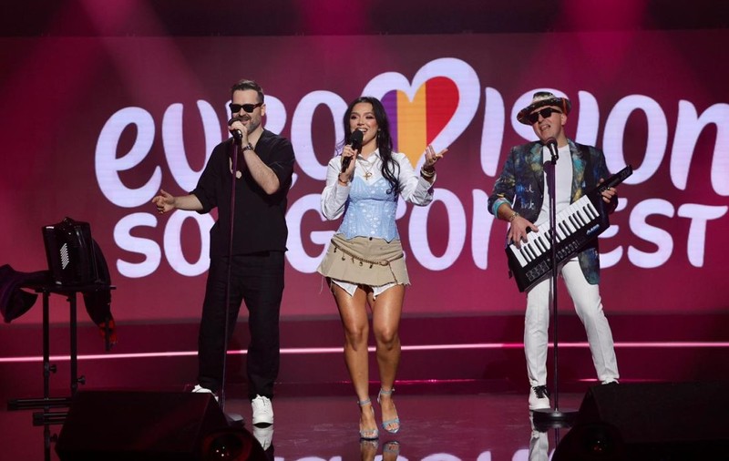 Cum sună melodia care i-ar putea duce pe Costi Ioniță, Edward Maya și LavBbe în finala internațională Eurovision 2026 de la Viena: „Everybody Needs Somebody”