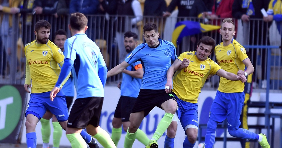 Liga 2, etapa a 25-a. CS Mioveni - Chindia, uvertura etapei. Petrolul închide runda marți!