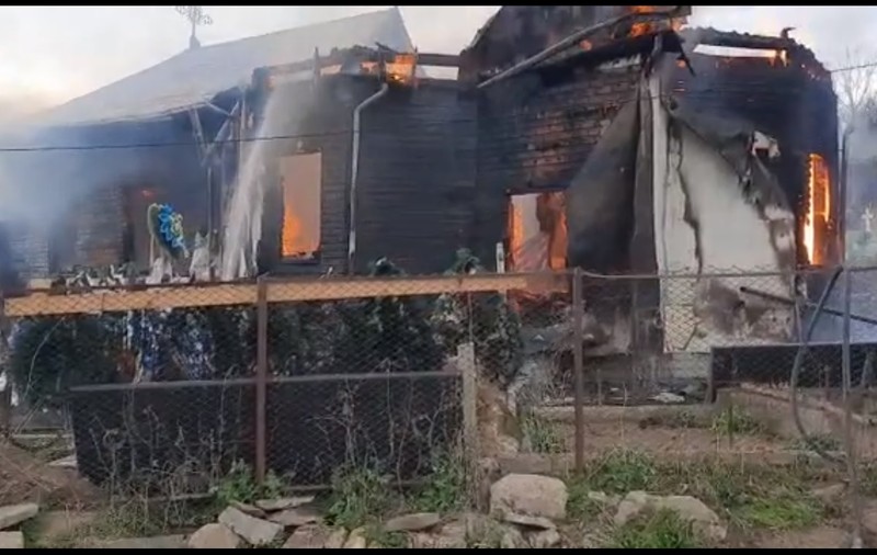 O biserică din Vrancea a fost distrusă de flăcări în Vinerea Mare
