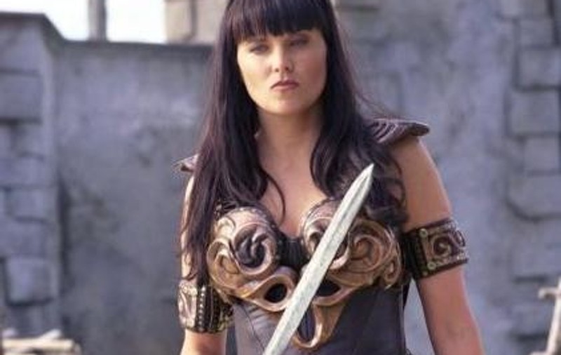 O mai ştii pe XENA, PRINŢESA RĂZBOINICĂ? Uite cum arată ACUM la 44 de ani! FOTO