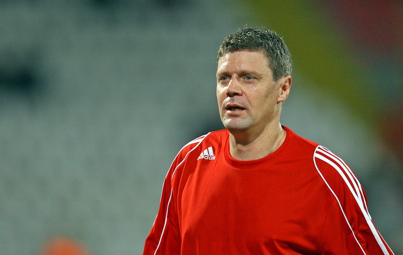 "Avem un portar de trei metri și primim un gol stupid! N-am înțeles ce a vrut să facă” - Tibor Selymes, antrenorul echipei Oțelul Galați, după eșecul, scor 0-1, suferit în partida cu Dinamo