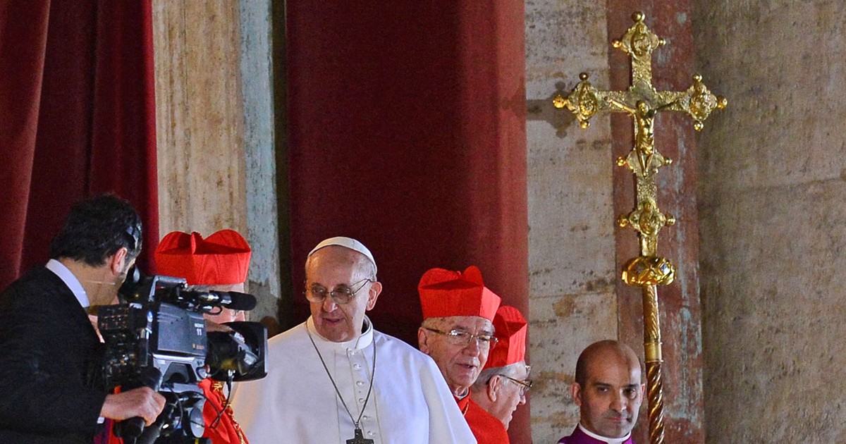 Jorge Mario Bergoglio din Argentina a fost ales miercuri Papa Francisc I