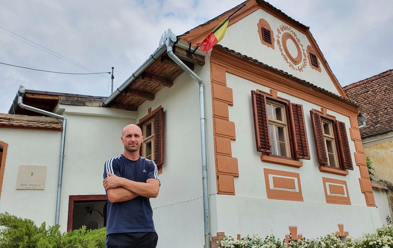 ”Gata, trebuie să-i dăm drumul la muncă, greul acum începe!”. Un fost jucător de Champions League a câștigat primăria unei comune mureșene