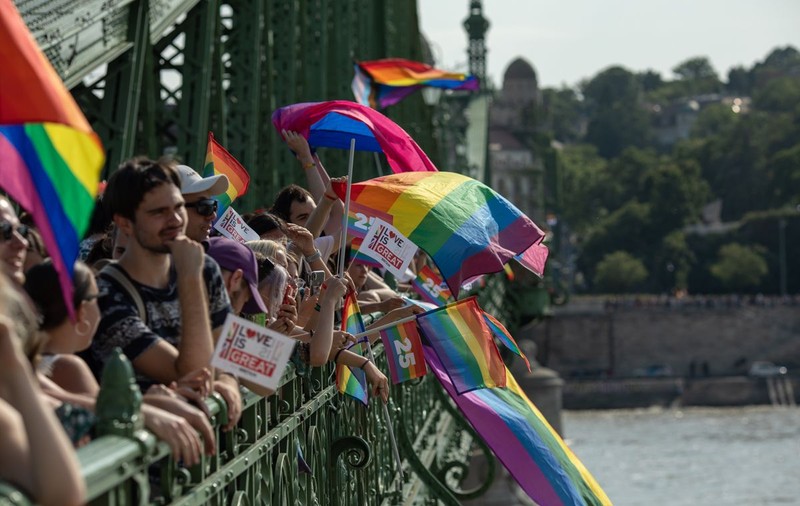 REPORTAJ | Cum a devenit Budapesta capitala-simbol pentru drepturile persoanelor LGBT. „Nimeni nu devine gay dacă doar îi prezinți o idee”