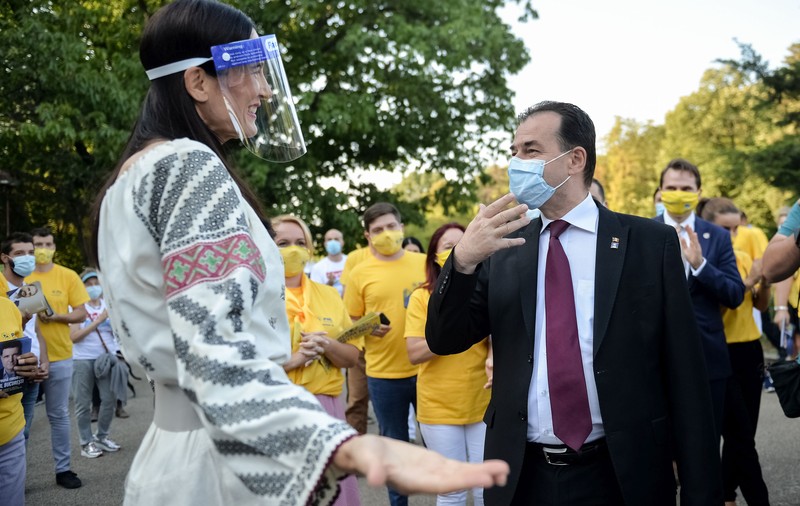 „Vânătorul de CV-uri false” despre posibile soluții pentru o clasă politică rezonabilă