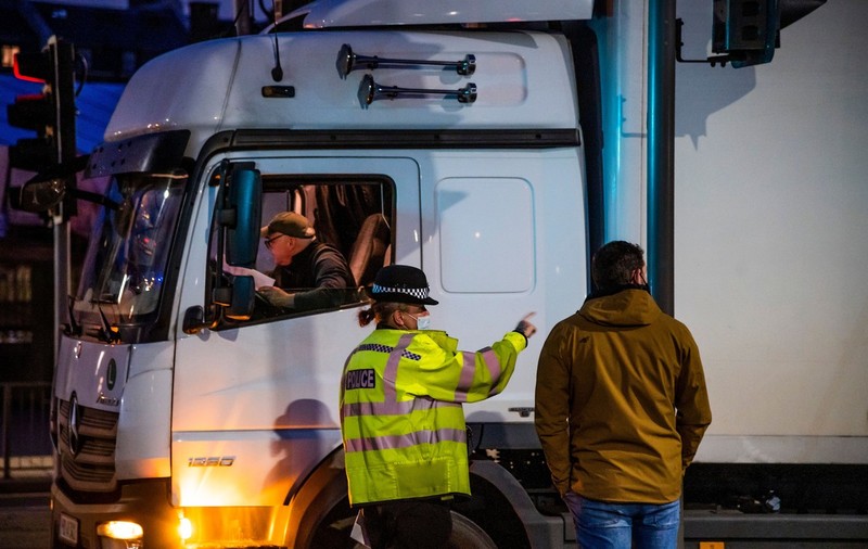 MAE: Franța deblochează circulația dinspre Marea Britanie din 23 decembrie, la miezul nopții, inclusiv pentru români